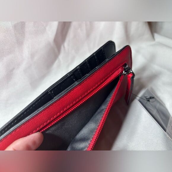 New Simply Vera Vera Wang Vivian Wallet Barbados Cherry Color - Picture 5 of 8